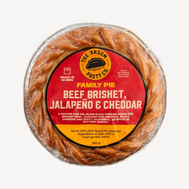 Ansum Brisket, Cheddar & Jalapeno Family Pie 950g